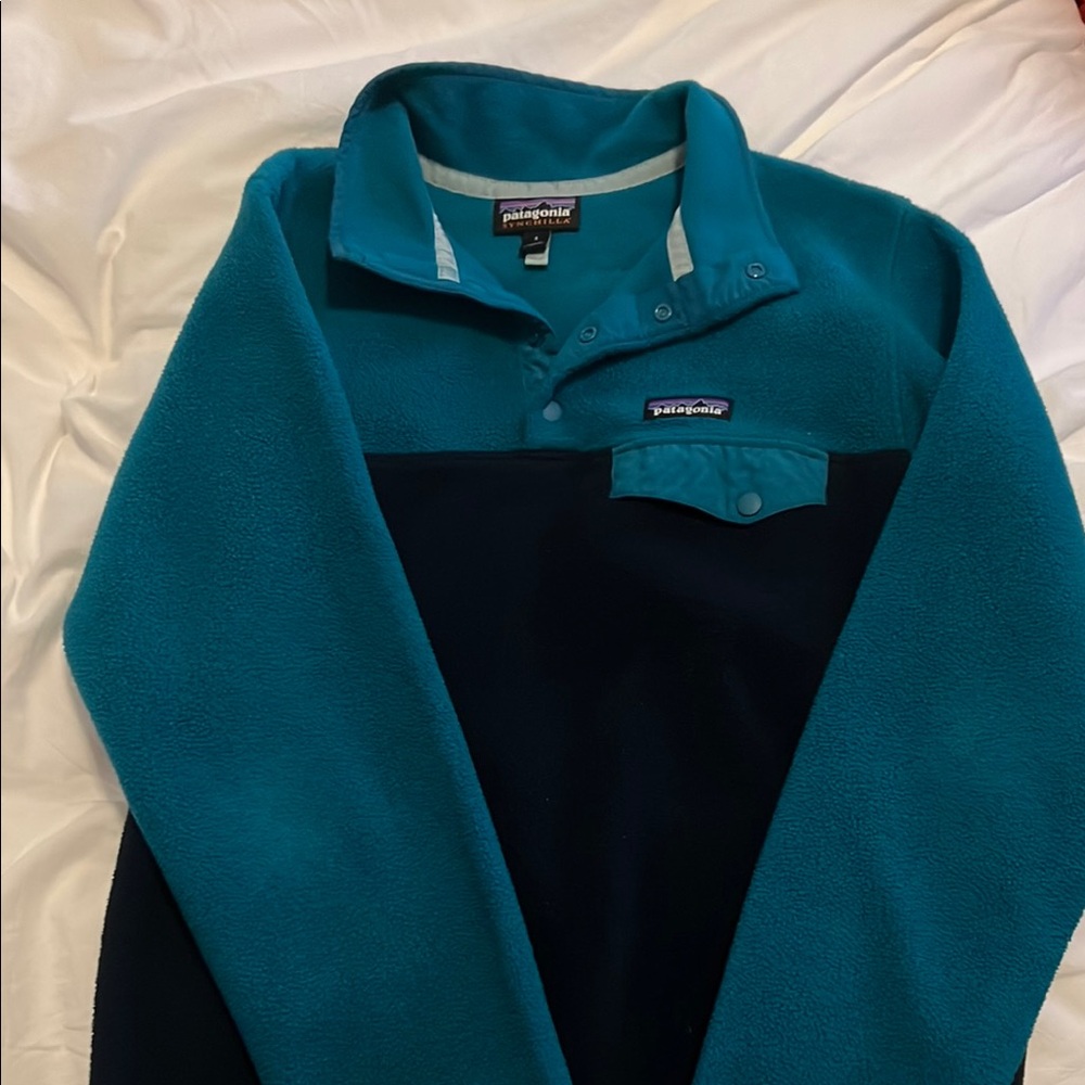 Patagonia Teal and Navy Fleece Pullover